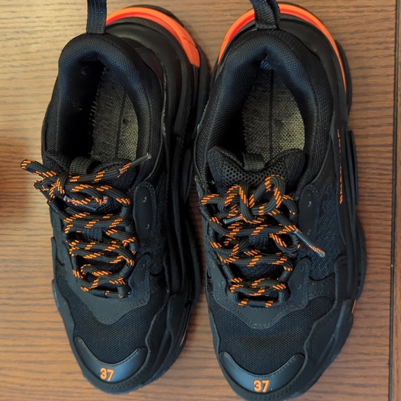 Balenciaga Triple S size 7 - Picture 5 of 11